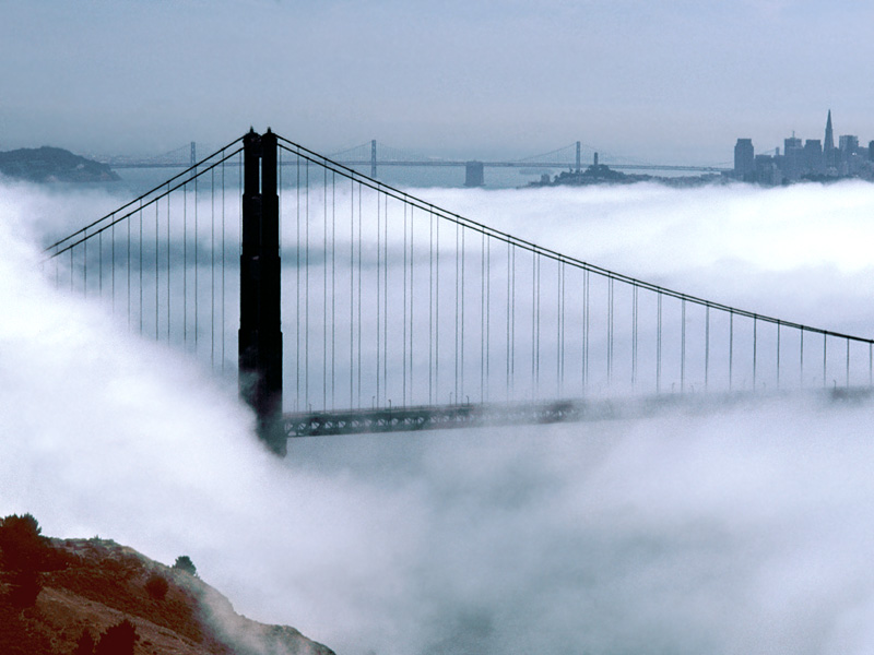 foggy_morn,_golden_gate_bridge,_san_francisco,_california_-_800x600.jpg