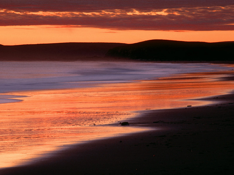 sunset_over_limantour_beach_and_drakes_bay,_marin_county,_california_-_800x600.jpg